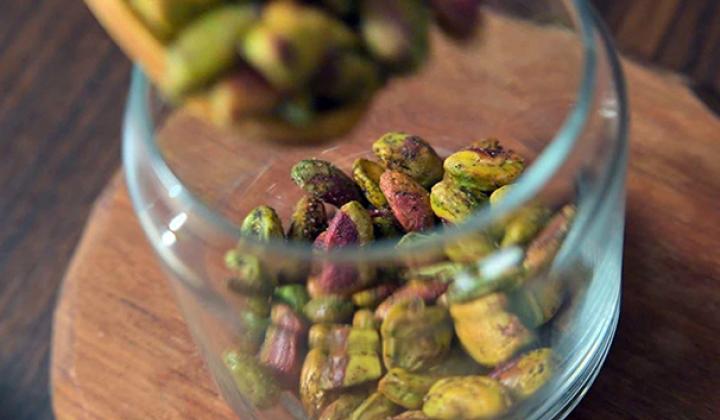 Khasta aux pistaches et au poivre