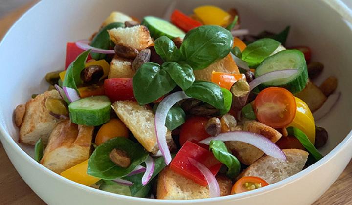 Panzanella d'Automne à la vinaigrette de pistaches