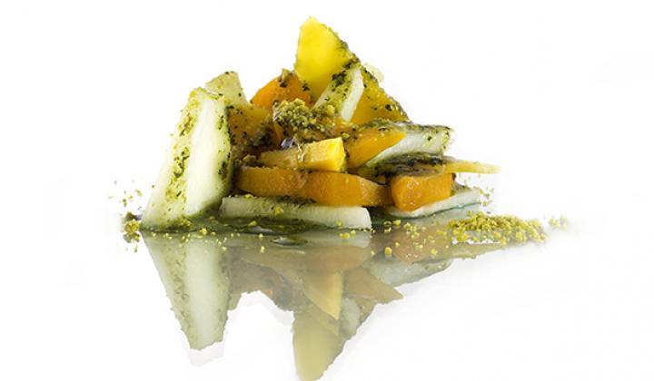 CARPACCIO DE MANGUE, PÊCHE ET MELON AU PESTO DE PISTACHES DOUCES