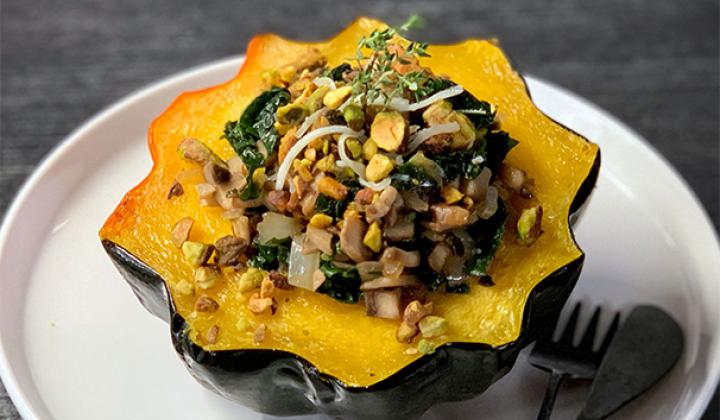 COURGE POIVRÉE, QUINOA ET PISTACHES