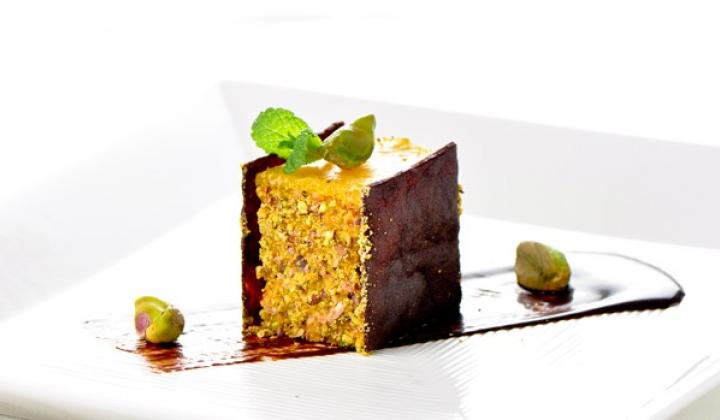 Ricotta cuite au four, aux pistaches, au chocolat et aux agrumes 