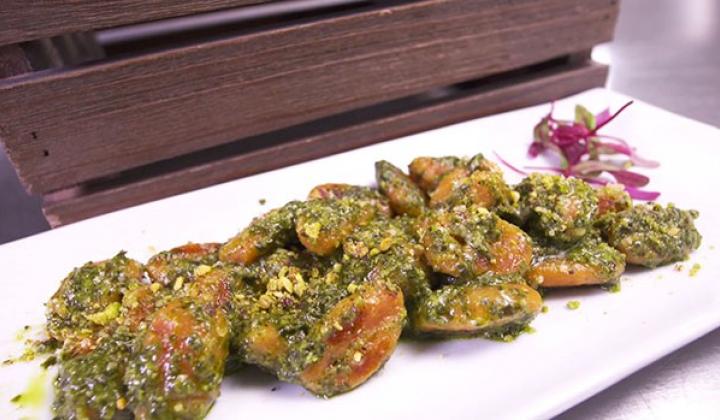 Gnocchi de patate douce au pesto de pistaches et de chou kale