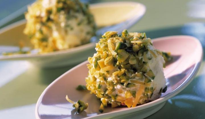 Boulettes de fromage aux pistaches et au citron